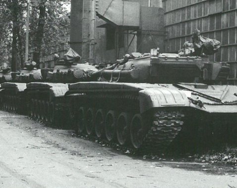We wrześniu 1977 podpisano umowę licencyjną na produkcję czołgów T-72M.