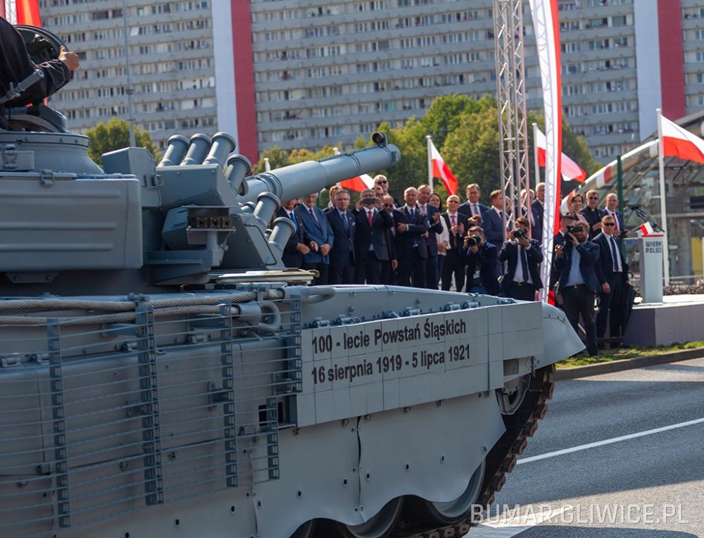 Czołg PT-91M2 na defiladzie wojskowej w Katowicach – 15 sierpnia 2019 r.